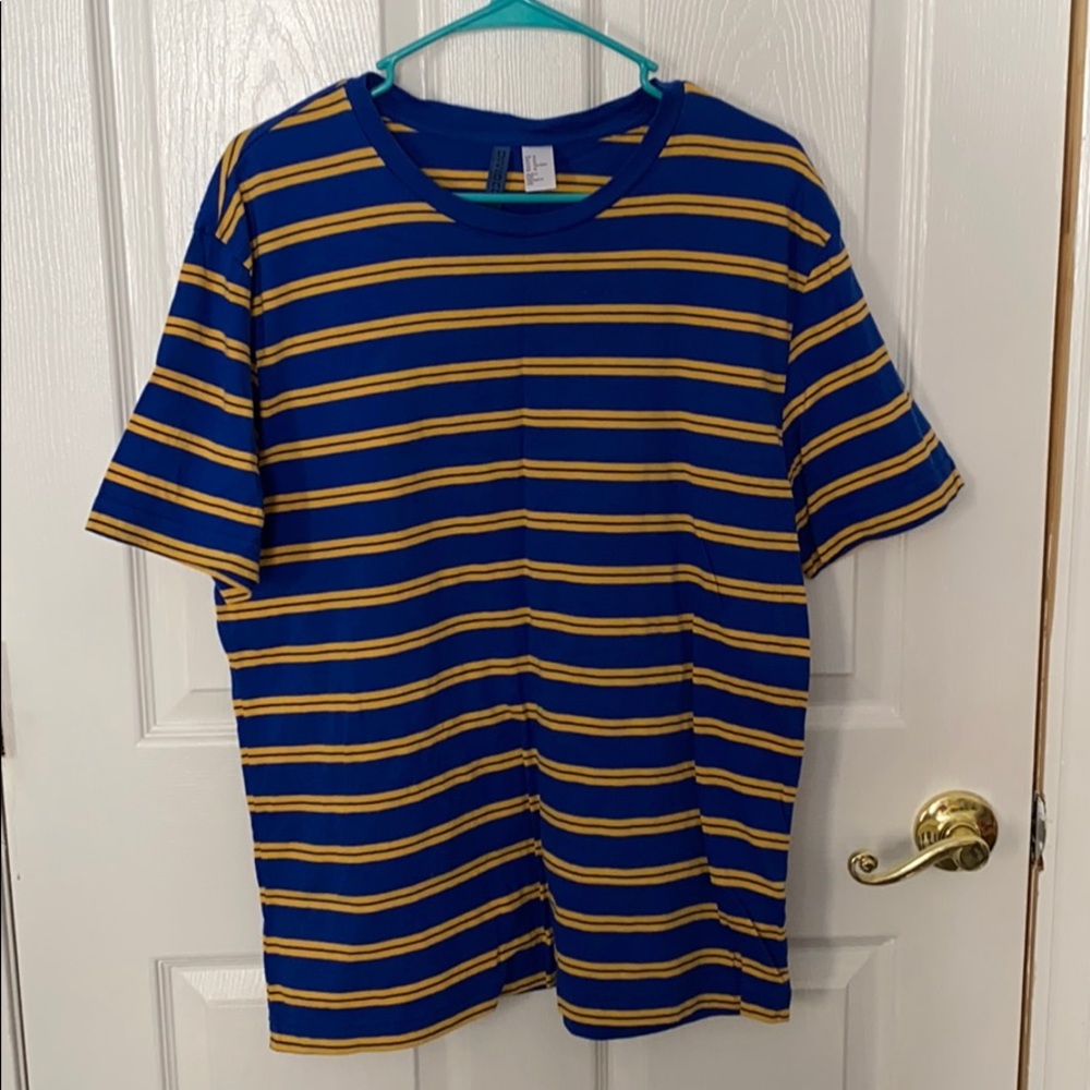 short sleeve shirt